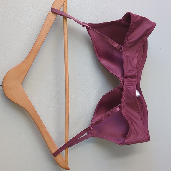 Adrienne Vittadini. Burgendy Lace Trimmed Bra. Size 36C. - Picture 6 of 9